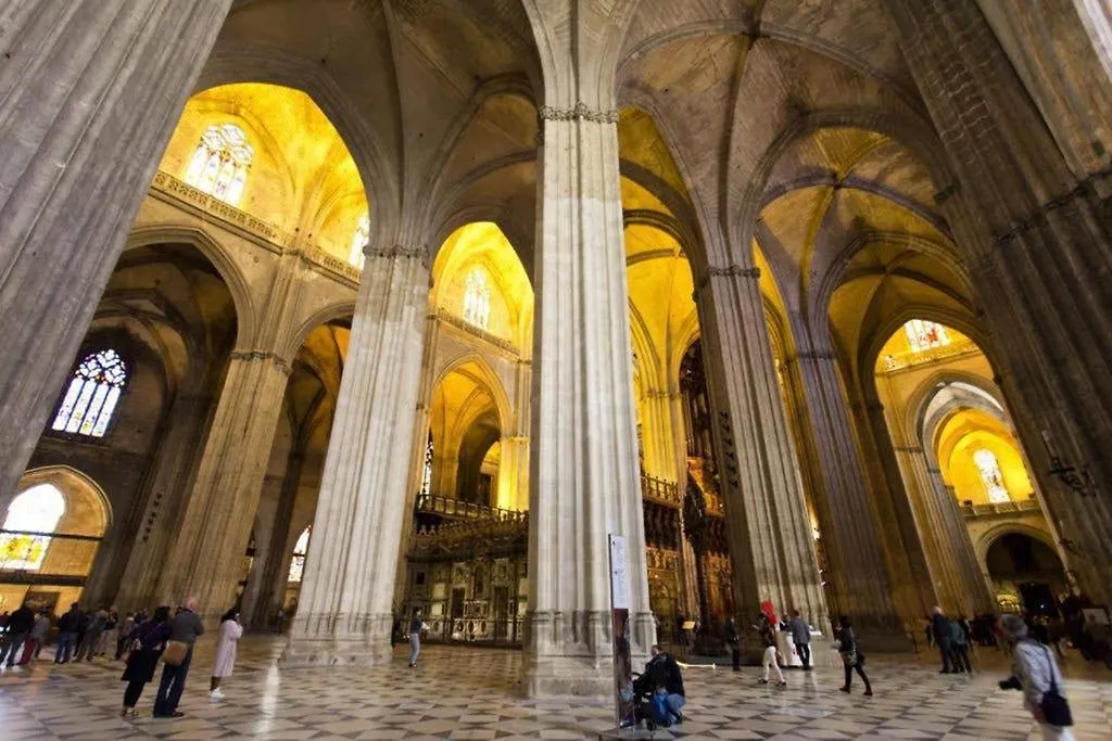 Apartamento Entero De 170M2 A 1 Min De La Catedral Севилья Апартаменты