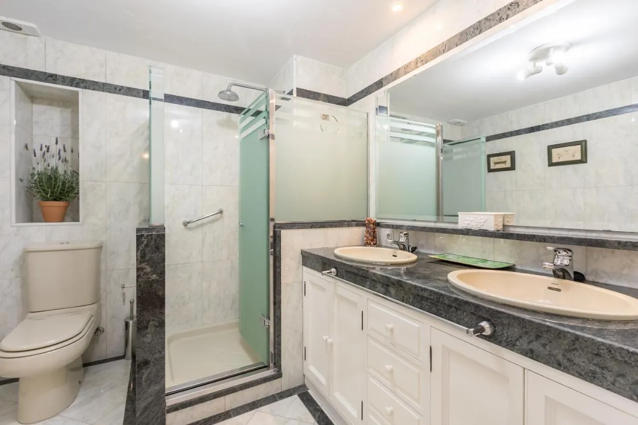 Apartamento Entero De 170M2 A 1 Min De La Catedral Seville 0*,